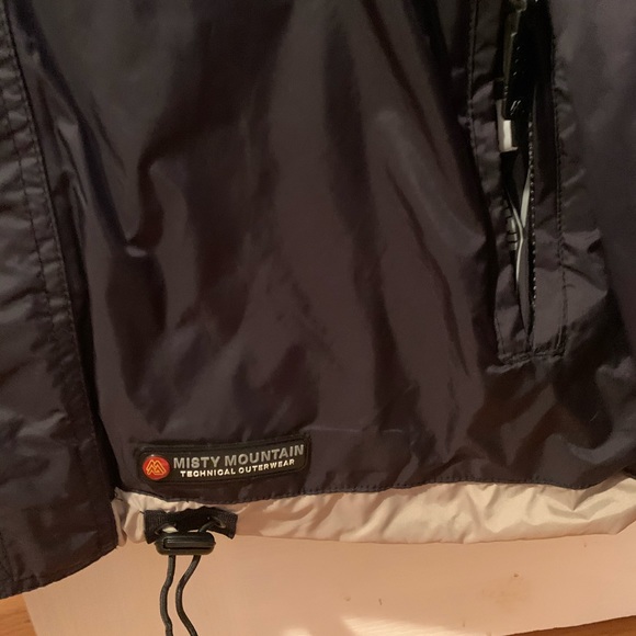 Misty mountain wind breaker - Picture 4 of 4